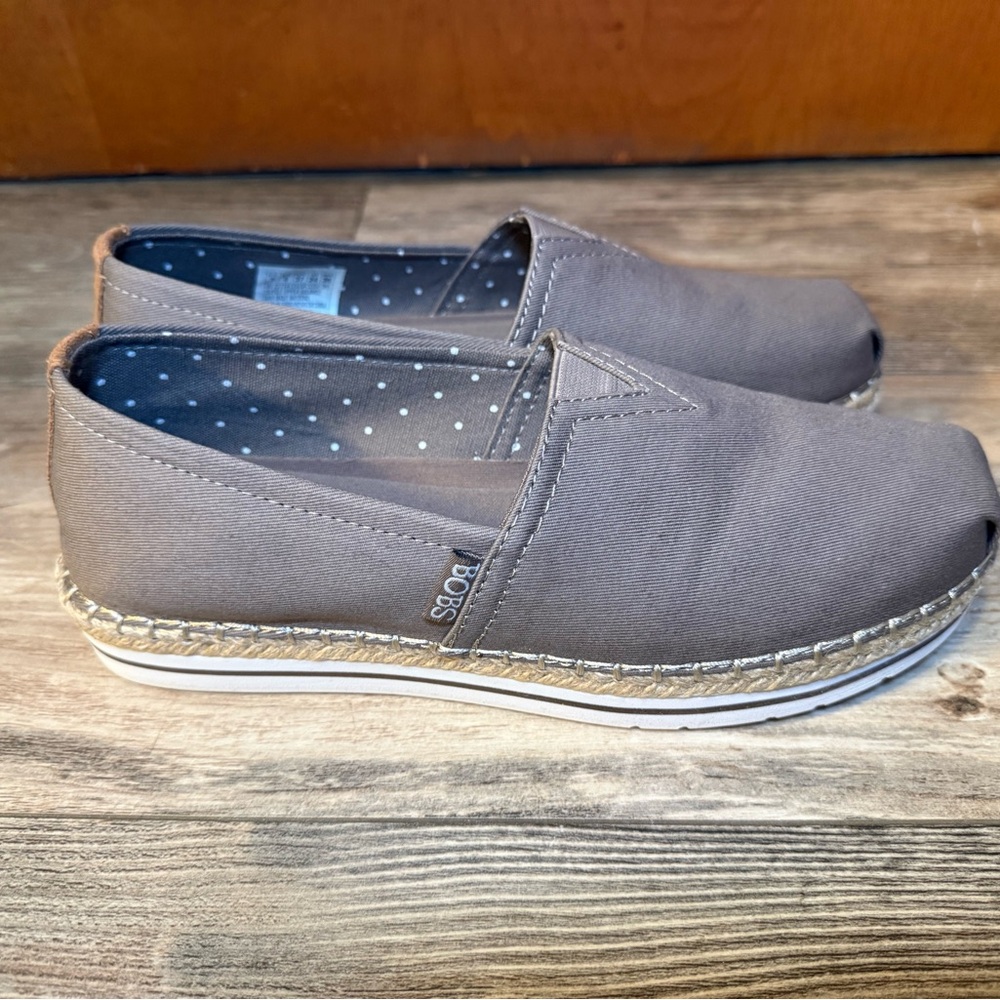 Skechers Taupe Canvas Espadrille Slip-Ons, Box included, worn once - Picture 10 of 11